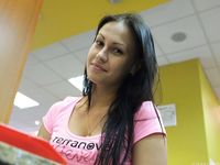 Feet - Daria F - 2013-11-22 Slender beauty in shorts