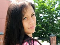 Feet - Daria F - 2013-11-22 Slender beauty in shorts