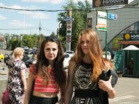 Feet - Daria G + Unknown ginger beauty - 2014-09-18 Barefoot beauty with her friend