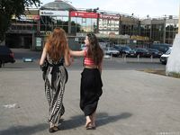 Feet - Daria G + Unknown ginger beauty - 2014-09-18 Barefoot beauty with her friend