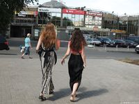 Feet - Daria G + Unknown ginger beauty - 2014-09-18 Barefoot beauty with her friend