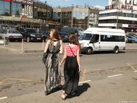 Feet - Daria G + Unknown ginger beauty - 2014-09-18 Barefoot beauty with her friend