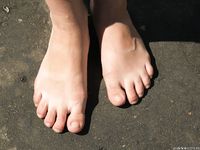 Feet - Daria G + Unknown ginger beauty - 2014-09-18 Barefoot beauty with her friend