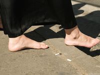 Feet - Daria G + Unknown ginger beauty - 2014-09-18 Barefoot beauty with her friend
