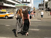 Feet - Daria G + Unknown ginger beauty - 2014-09-18 Barefoot beauty with her friend