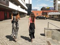 Feet - Daria G + Unknown ginger beauty - 2014-09-18 Barefoot beauty with her friend