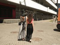 Feet - Daria G + Unknown ginger beauty - 2014-09-18 Barefoot beauty with her friend