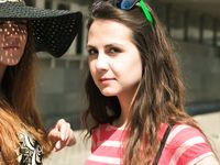 Feet - Daria G + Unknown ginger beauty - 2014-09-18 Barefoot beauty with her friend