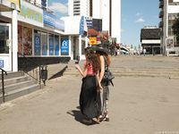 Feet - Daria G + Unknown ginger beauty - 2014-09-18 Barefoot beauty with her friend