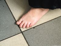 Feet - Daria G + Unknown ginger beauty - 2014-09-18 Barefoot beauty with her friend