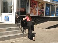 Feet - Daria G + Unknown ginger beauty - 2014-09-18 Barefoot beauty with her friend