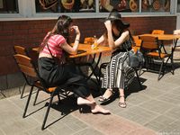 Feet - Daria G + Unknown ginger beauty - 2014-09-18 Barefoot beauty with her friend