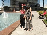 Feet - Daria G + Unknown ginger beauty - 2014-09-18 Barefoot beauty with her friend