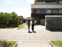 Feet - Daria G + Unknown ginger beauty - 2014-09-18 Barefoot beauty with her friend