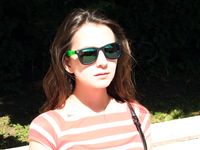 Feet - Daria G + Unknown ginger beauty - 2014-09-18 Barefoot beauty with her friend