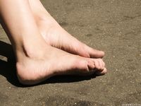 Feet - Daria G + Unknown ginger beauty - 2014-09-18 Barefoot beauty with her friend