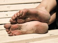 Feet - Daria G + Unknown ginger beauty - 2014-09-18 Barefoot beauty with her friend