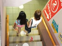 Feet - Daria G + Unknown ginger beauty - 2017-09-01 Two barefoot friends