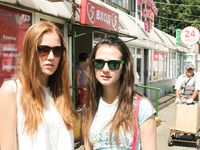 Feet - Daria G + Unknown ginger beauty - 2017-09-01 Two barefoot friends