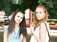 Feet - Daria G + Unknown ginger beauty - 2017-09-01 Two barefoot friends