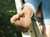 Feet - Daria G + Unknown ginger beauty - 2017-09-01 Two barefoot friends