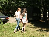 Feet - Daria G + Unknown ginger beauty - 2017-09-01 Two barefoot friends