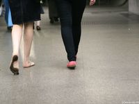 Feet - Dina A - 2010-07-15 Two pretty girls