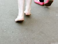 Feet - Dina A - 2010-07-15 Two pretty girls