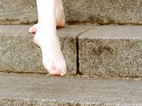 Feet - Dina A - 2010-07-15 Two pretty girls