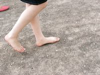 Feet - Dina A - 2010-07-15 Two pretty girls