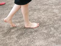 Feet - Dina A - 2010-07-15 Two pretty girls