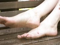 Feet - Dina A - 2010-07-15 Two pretty girls