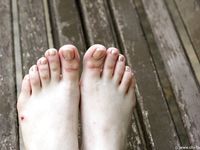 Feet - Dina A - 2010-07-15 Two pretty girls