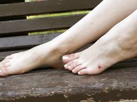 Feet - Dina A - 2010-07-15 Two pretty girls