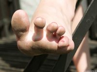 Feet - Ekaterina - 2012-05-21 Blonde in blue dress