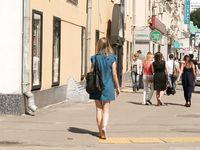 Feet - Ekaterina - 2012-05-21 Blonde in blue dress