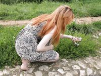 Feet - Elena - 2005-06-01 Simple barefoot pleasures of a city girl