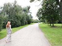 Feet - Elena - 2005-06-01 Simple barefoot pleasures of a city girl