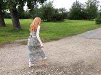 Feet - Elena - 2005-06-01 Simple barefoot pleasures of a city girl