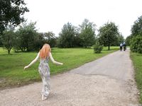 Feet - Elena - 2005-06-01 Simple barefoot pleasures of a city girl