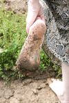 Feet - Elena - 2005-06-01 Simple barefoot pleasures of a city girl