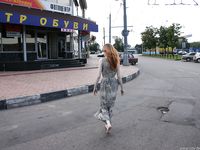 Feet - Elena - 2005-06-01 Simple barefoot pleasures of a city girl