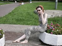 Feet - Elena - 2005-06-01 Simple barefoot pleasures of a city girl