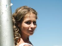 Feet - Elena A - 2014-11-20 Flexible feet