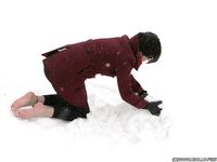 Feet - Elvira - 2011-09-01 Winter barefoot pleasure