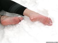 Feet - Elvira - 2011-09-01 Winter barefoot pleasure