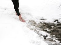 Feet - Elvira - 2011-09-01 Winter barefoot pleasure