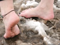Feet - Elvira - 2011-09-01 Winter barefoot pleasure
