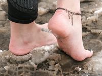 Feet - Elvira - 2011-09-01 Winter barefoot pleasure