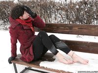 Feet - Elvira - 2011-09-01 Winter barefoot pleasure